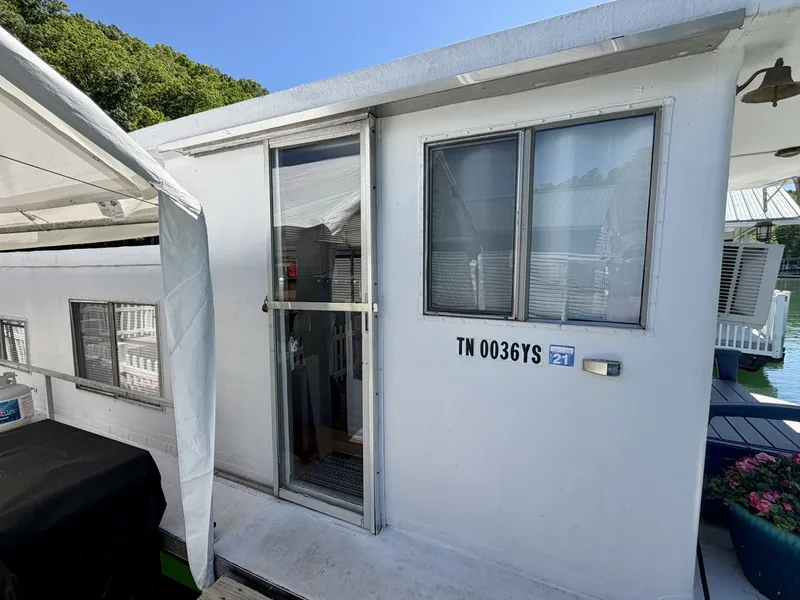Slide: The Image of Custom 9 x 27 Floating Cabin - 1969 Drift-R-Cruz - 238sqft 1969 - 6146078