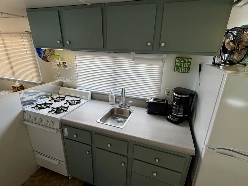 Slide: The Image of Custom 9 x 27 Floating Cabin - 1969 Drift-R-Cruz - 238sqft 1969 - 6146095