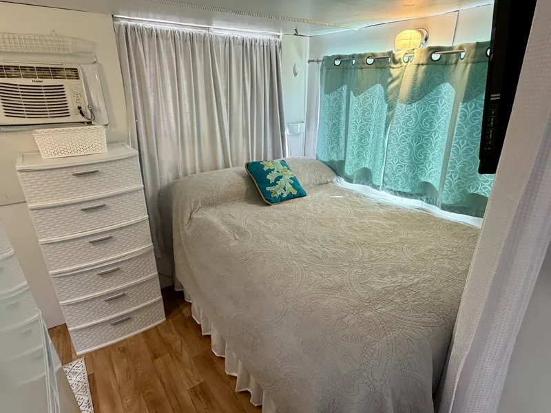 Slide: The Image of Custom 9 x 27 Floating Cabin - 1969 Drift-R-Cruz - 238sqft 1969 - 6146098