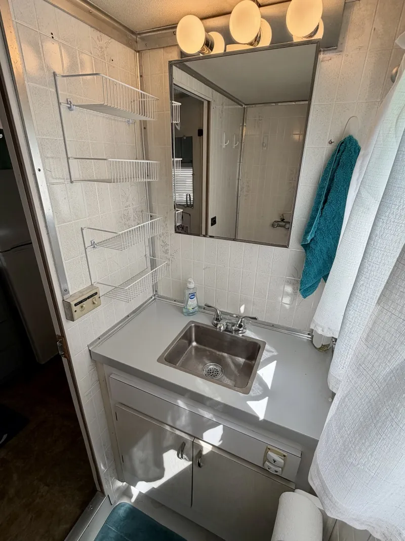 Slide: The Image of Custom 9 x 27 Floating Cabin - 1969 Drift-R-Cruz - 238sqft 1969 - 6146108