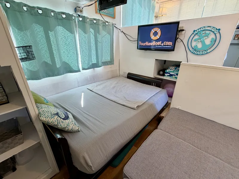 Slide: The Image of Custom 9 x 27 Floating Cabin - 1969 Drift-R-Cruz - 238sqft 1969 - 6146114