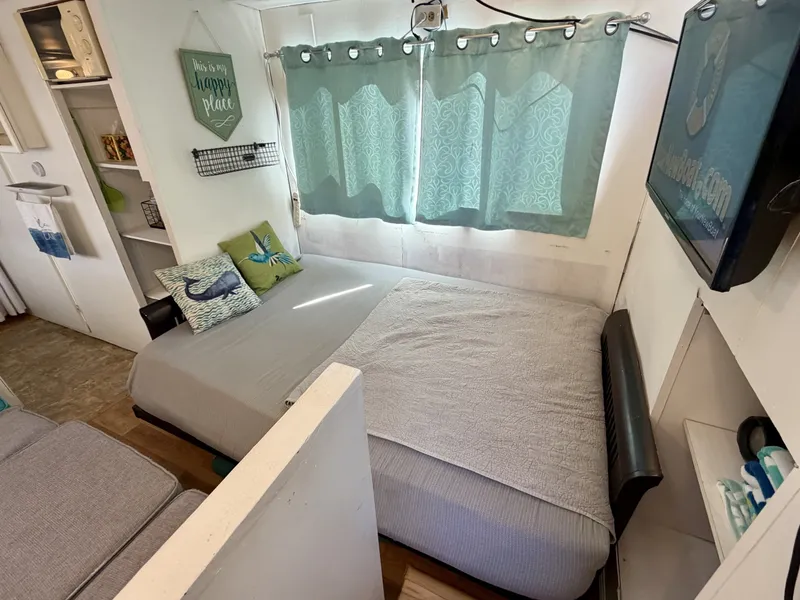 Slide: The Image of Custom 9 x 27 Floating Cabin - 1969 Drift-R-Cruz - 238sqft 1969 - 6146115
