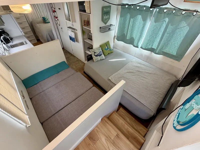 Slide: The Image of Custom 9 x 27 Floating Cabin - 1969 Drift-R-Cruz - 238sqft 1969 - 6146116
