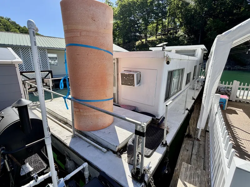 Slide: The Image of Custom 9 x 27 Floating Cabin - 1969 Drift-R-Cruz - 238sqft 1969 - 6146147