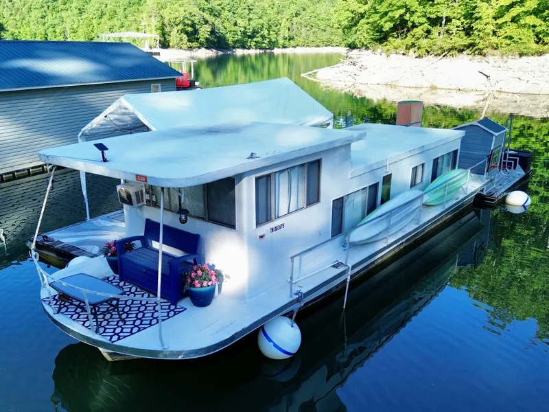 Slide: The Image of Custom 9 x 27 Floating Cabin - 1969 Drift-R-Cruz - 238sqft 1969 - 6146067
