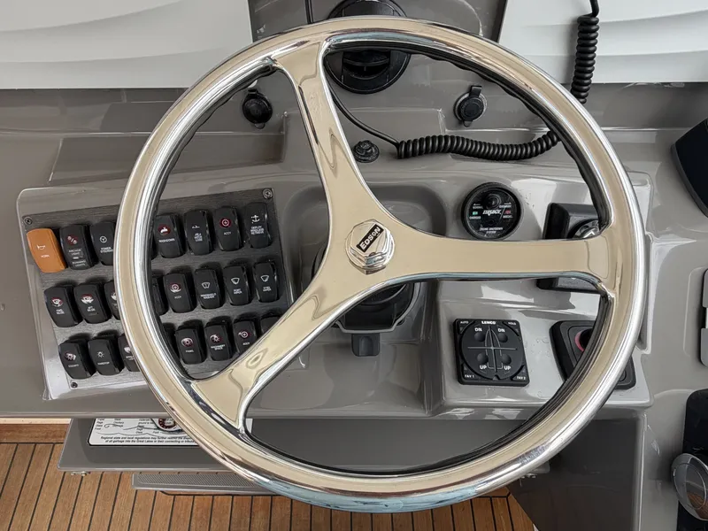 Slide: The Image of Pursuit SC 365i Sport Coupe 2016 - 6225843