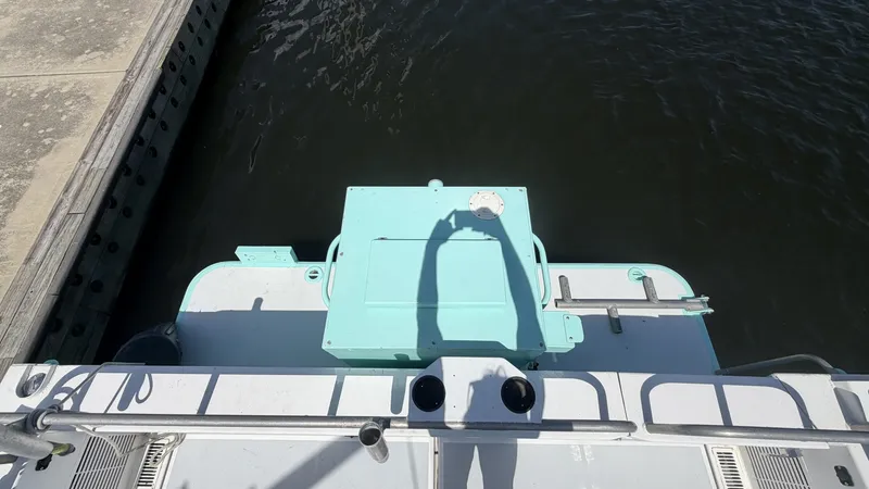Slide: The Image of Live Bait Well - 6306474
