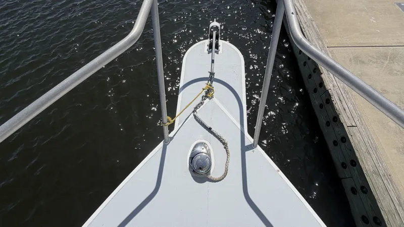 Slide: The Image of Bruce Anchor + Lewmar Windlass - 6306478