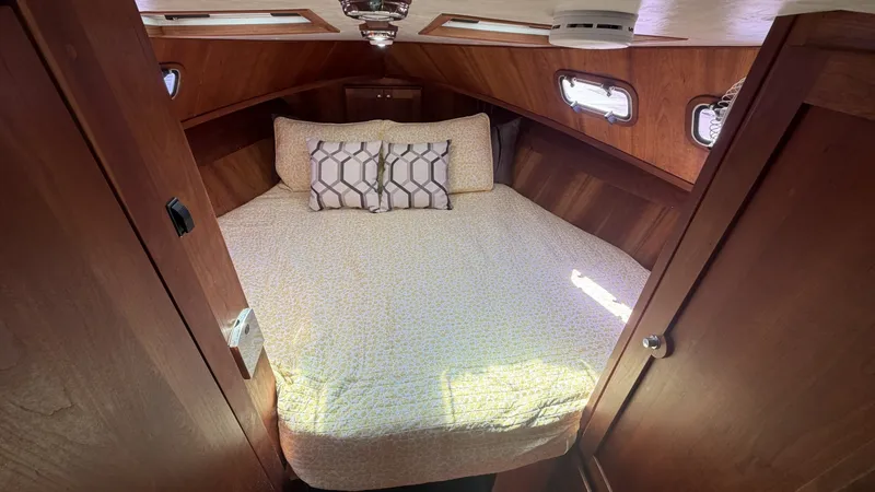Slide: The Image of Forward Master Berth - 6306540