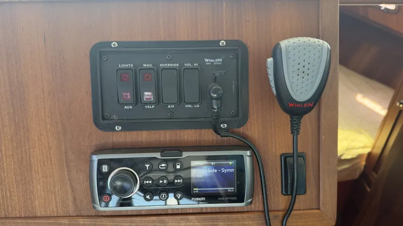 Slide: The Image of VHF, Stereo - 6306562
