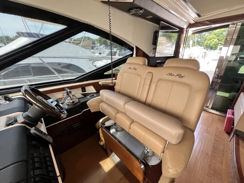 Slide: The Image of Sea Ray 510 Sundancer 2013 - 6263386
