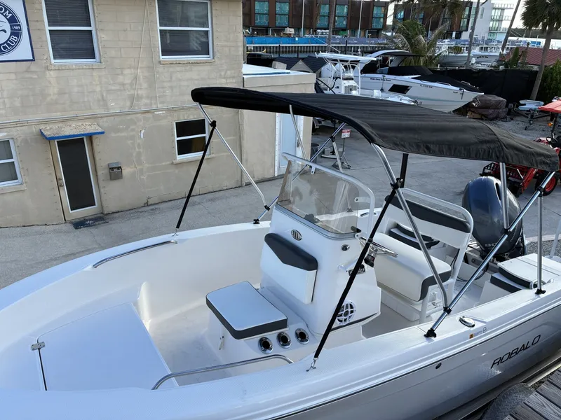 Slide: The Image of Robalo R160 Center Console 2025 - 6154863