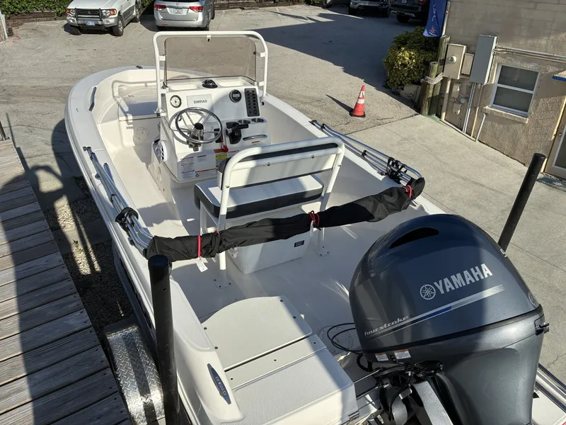 Slide: The Image of Robalo R160 Center Console 2025 - 6154866