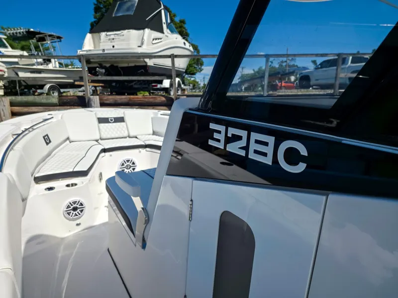 Slide: The Image of Sea Fox 328 Commander 2027 - 7581813