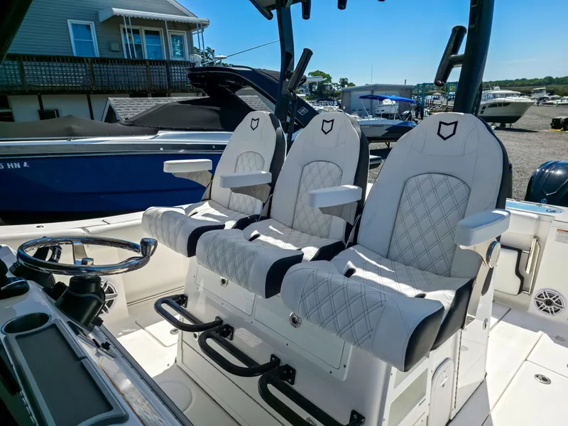 Slide: The Image of Sea Fox 328 Commander 2027 - 7581806