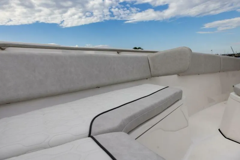 Slide: The Image of Sea Fox 328 Commander 2027 - 6155047