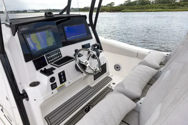 Slide: The Image of Sea Fox 328 Commander 2027 - 6155049