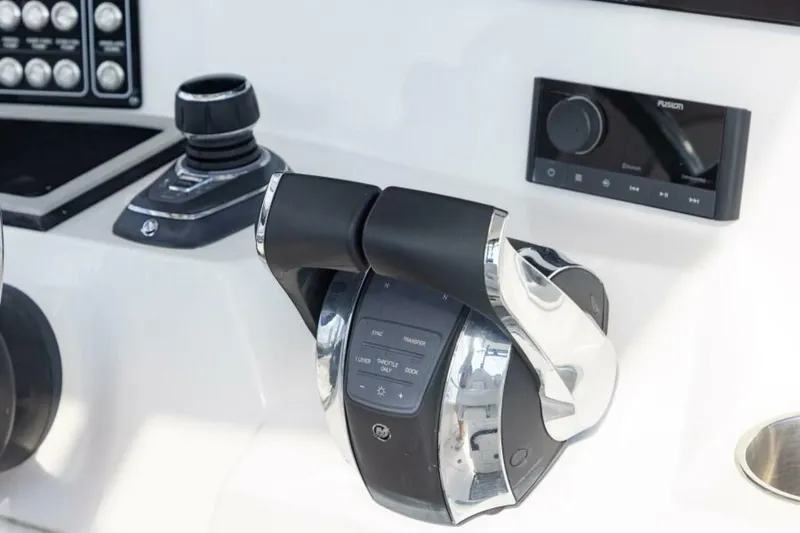 Slide: The Image of Sea Fox 328 Commander 2027 - 6155053