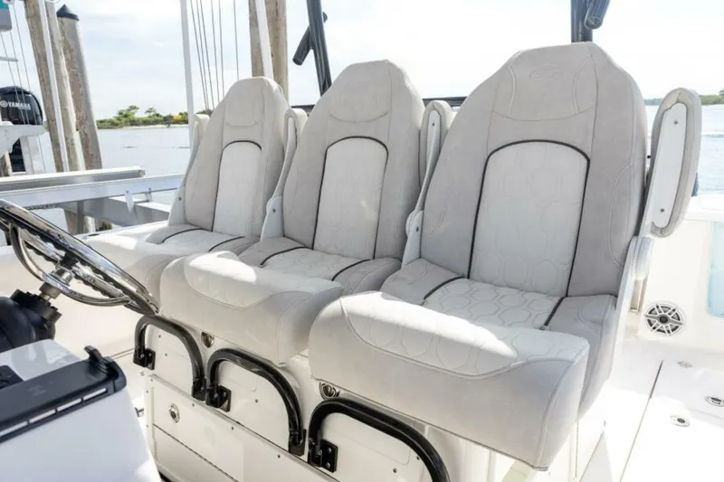 Slide: The Image of Sea Fox 328 Commander 2027 - 6155059