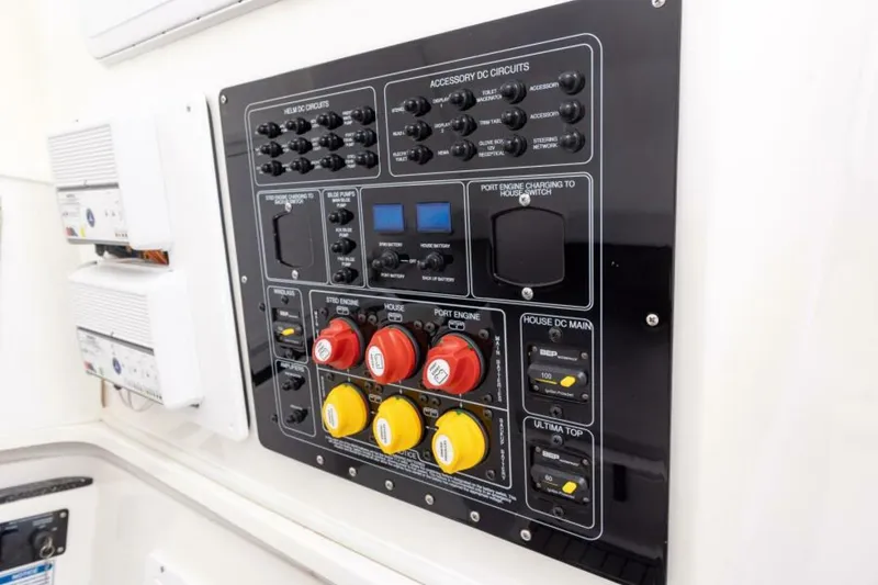 Slide: The Image of Sea Fox 328 Commander 2027 - 6155061