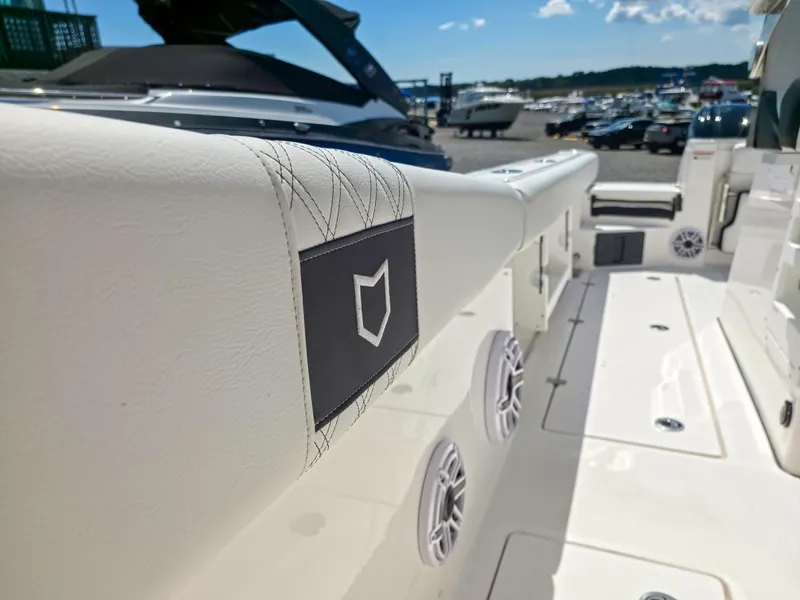 Slide: The Image of Sea Fox 328 Commander 2027 - 7581797