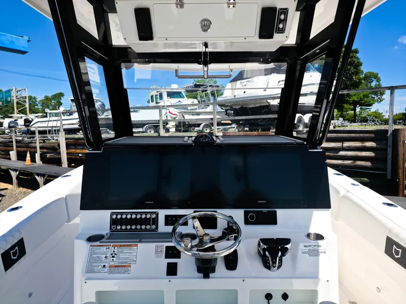 Slide: The Image of Sea Fox 328 Commander 2027 - 7581804