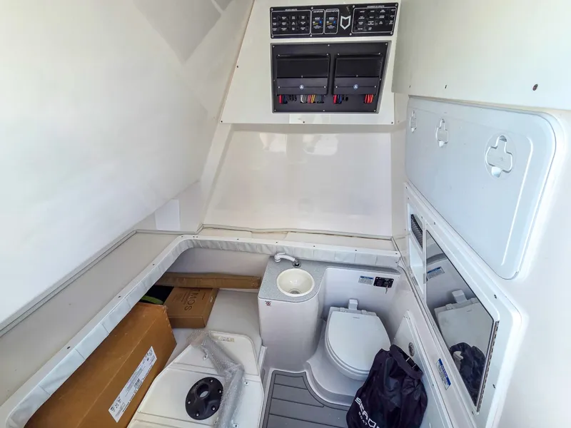 Slide: The Image of Sea Fox 328 Commander 2027 - 7581810