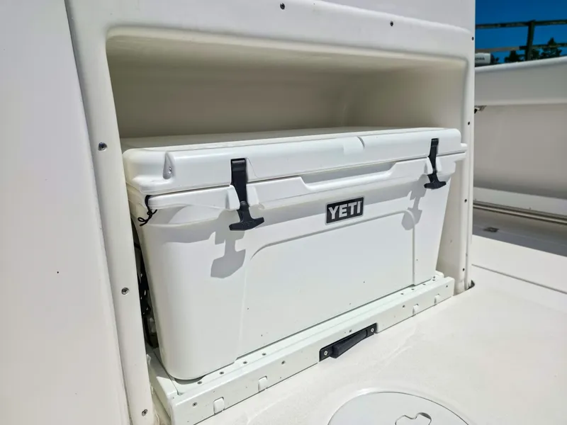 Slide: The Image of Sea Fox 328 Commander 2027 - 7581803