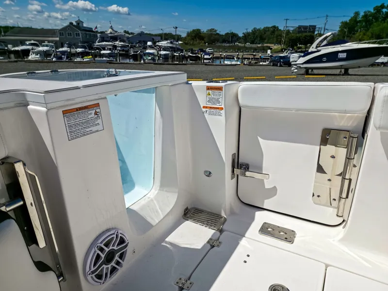 Slide: The Image of Sea Fox 328 Commander 2027 - 7581801