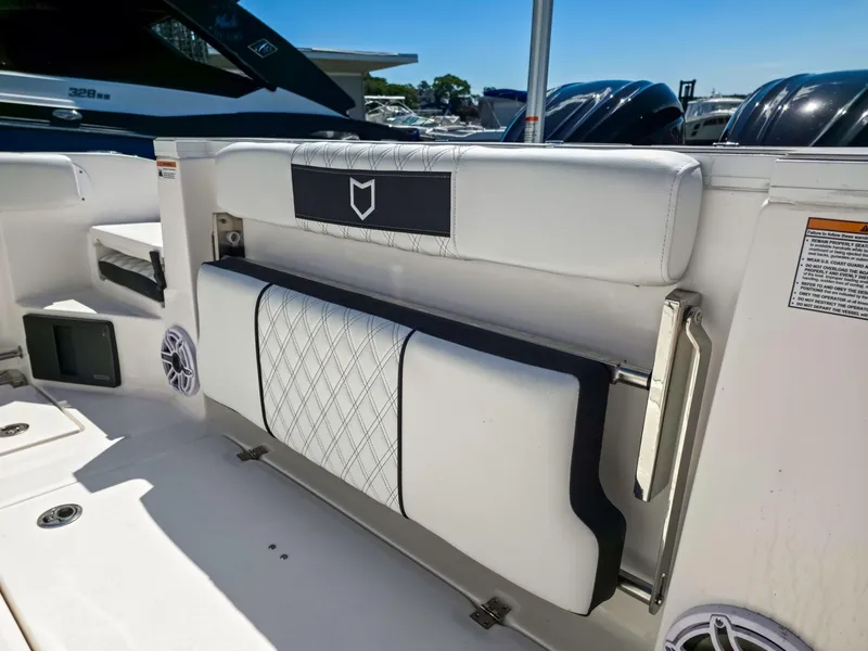 Slide: The Image of Sea Fox 328 Commander 2027 - 7581802