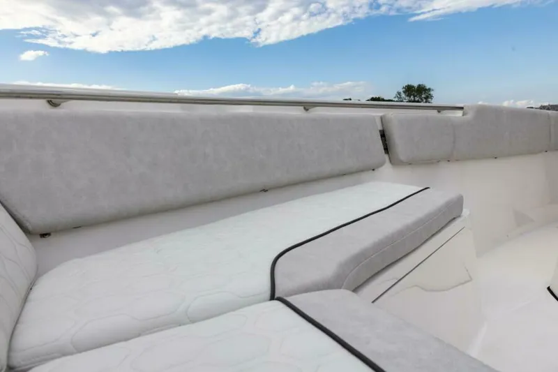 Slide: The Image of Sea Fox 328 Commander 2027 - 6155087