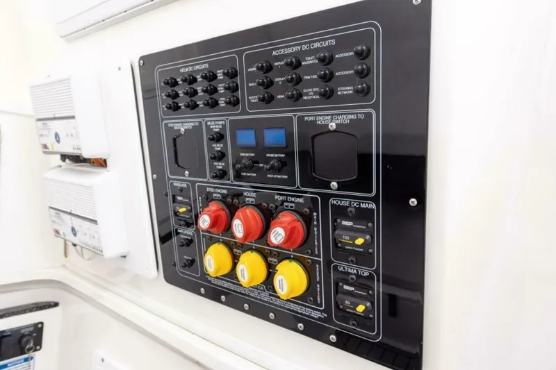 Slide: The Image of Sea Fox 328 Commander 2027 - 6155103