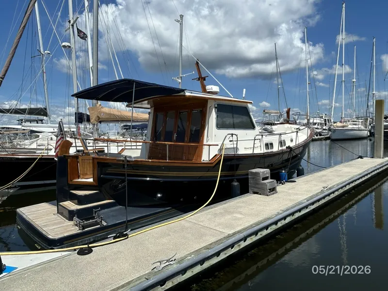 Slide: The Image of 43' Menorquin starboard aft profile - 6155196