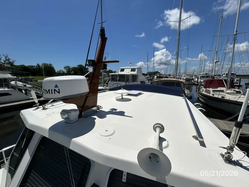 Slide: The Image of 43' Menorquin cabin top - 6155150