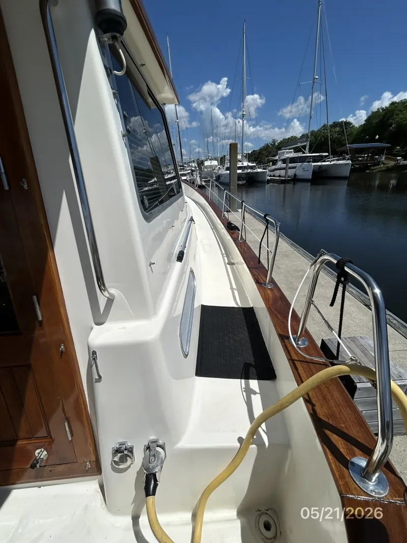 Slide: The Image of 43' Menorquin starboard side deck2 - 6155199