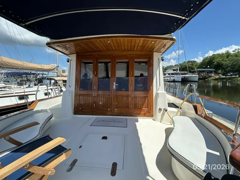 Slide: The Image of 43' Menorquin aftdeck forward - 6155139