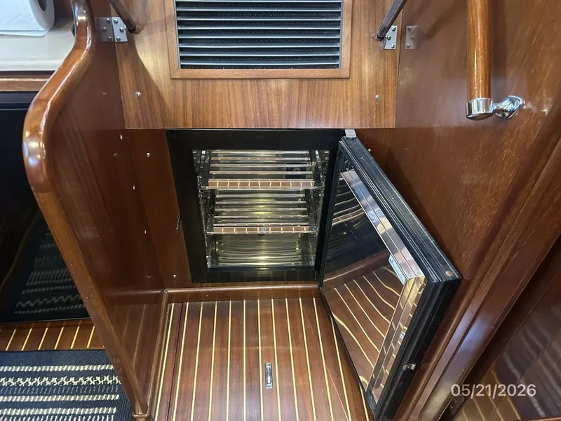 Slide: The Image of 43' Menorquin galley freezer - 6155163