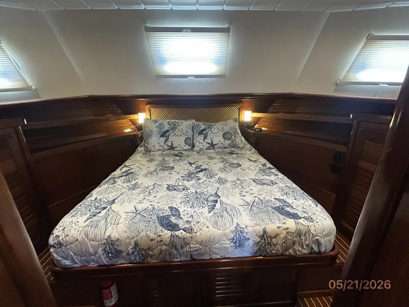 Slide: The Image of 43' Menorquin master stateroom - 6155174