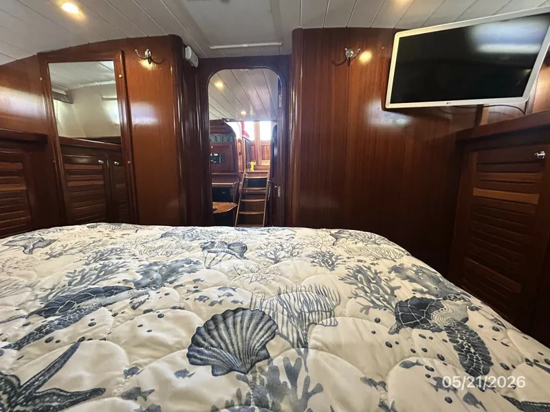 Slide: The Image of 43' Menorquin master stateroom aft - 6155173