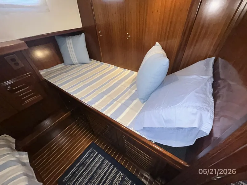 Slide: The Image of 43' Menorquin guest stateroom forward berth - 6155169