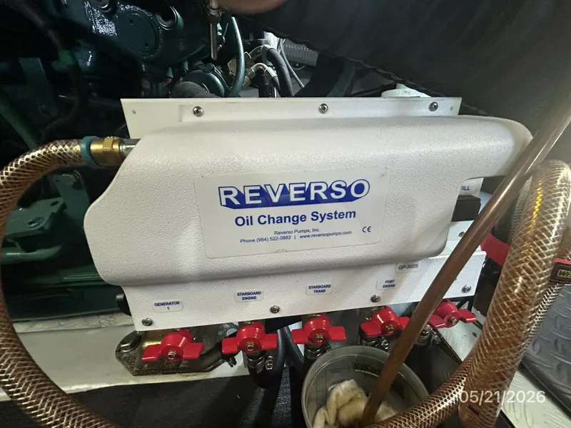 Slide: The Image of 43' Menorquin oil change system - 6155177