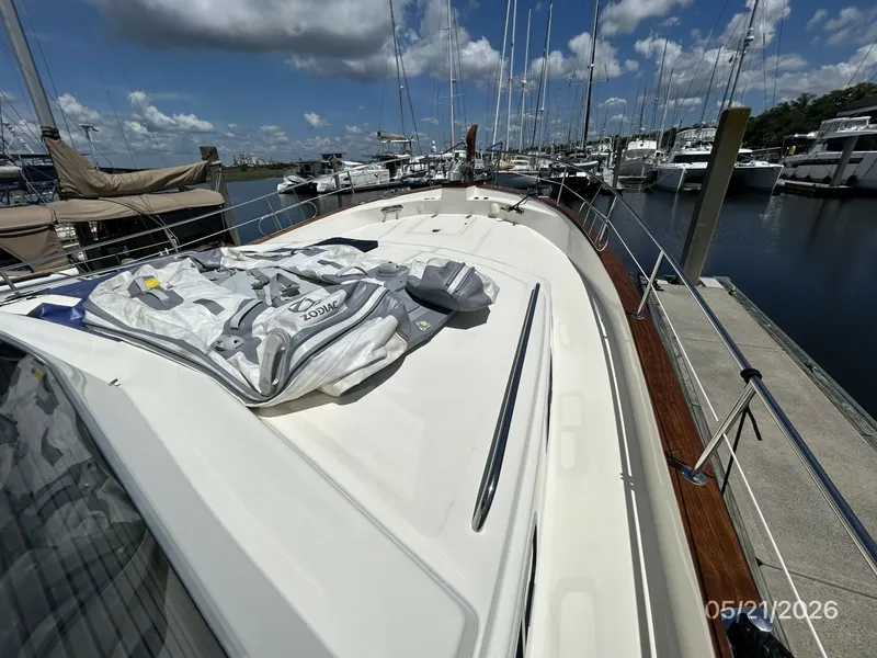 Slide: The Image of 43' Menorquin foredeck2 - 6155161