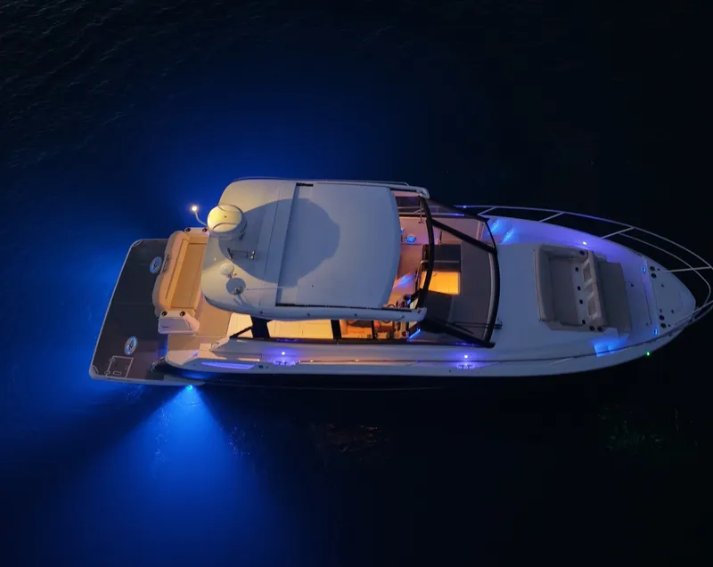 Slide: The Image of Regal 36 Grand Coupe 2022 - 6155287