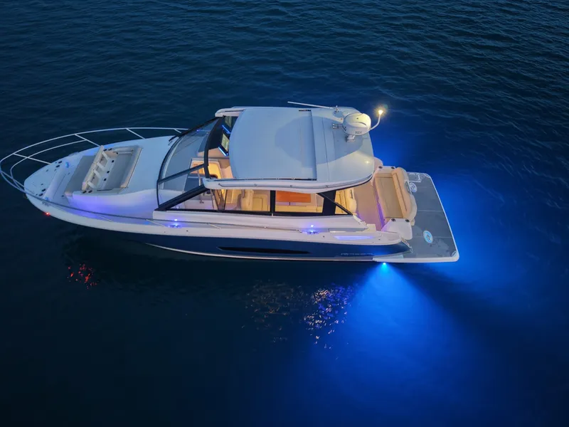 Slide: The Image of Regal 36 Grand Coupe 2022 - 6155292