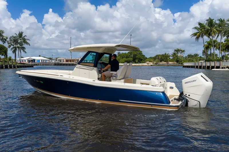 Slide: The Image of Chris-Craft 30 Catalina 2024 - 6163767