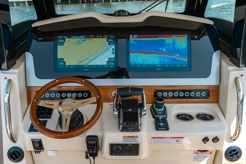 Slide: The Image of Chris-Craft 30 Catalina 2024 - 6163599