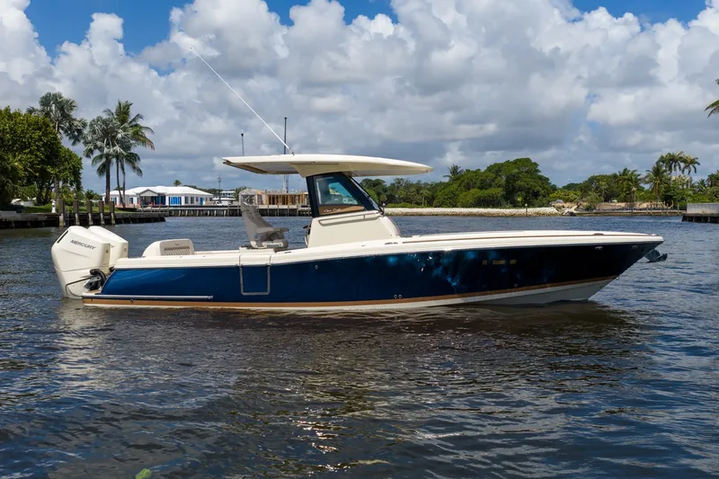 Slide: The Image of Chris-Craft 30 Catalina 2024 - 6163779
