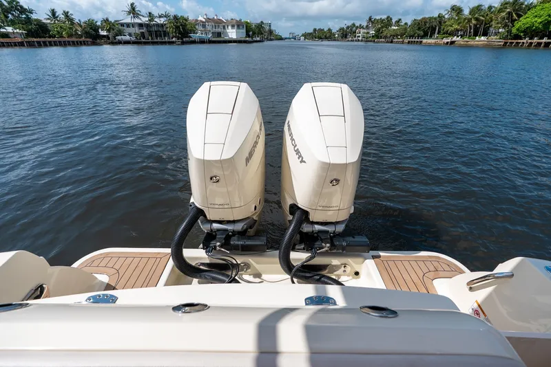 Slide: The Image of Chris-Craft 30 Catalina 2024 - 6163769