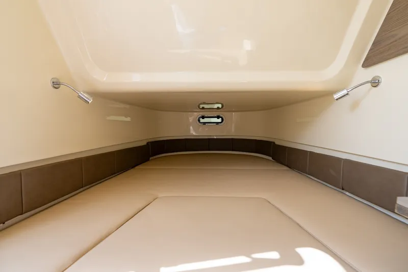 Slide: The Image of Chris-Craft 30 Catalina 2024 - 6163791