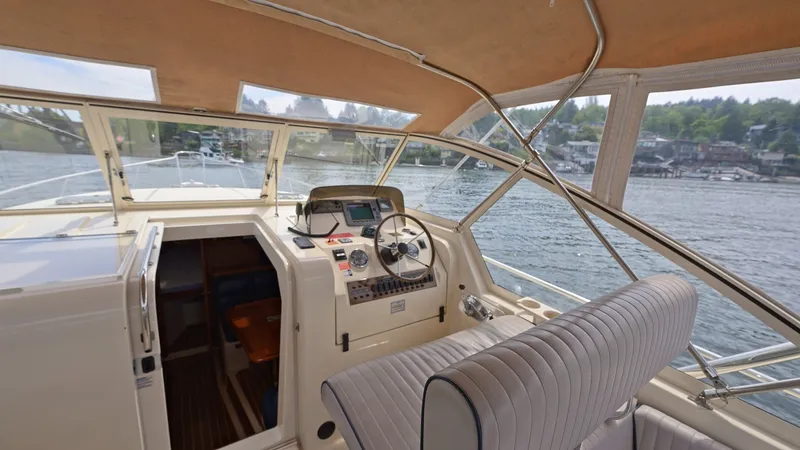 Slide: The Image of Mainship Pilot 34 2004 - 6181910